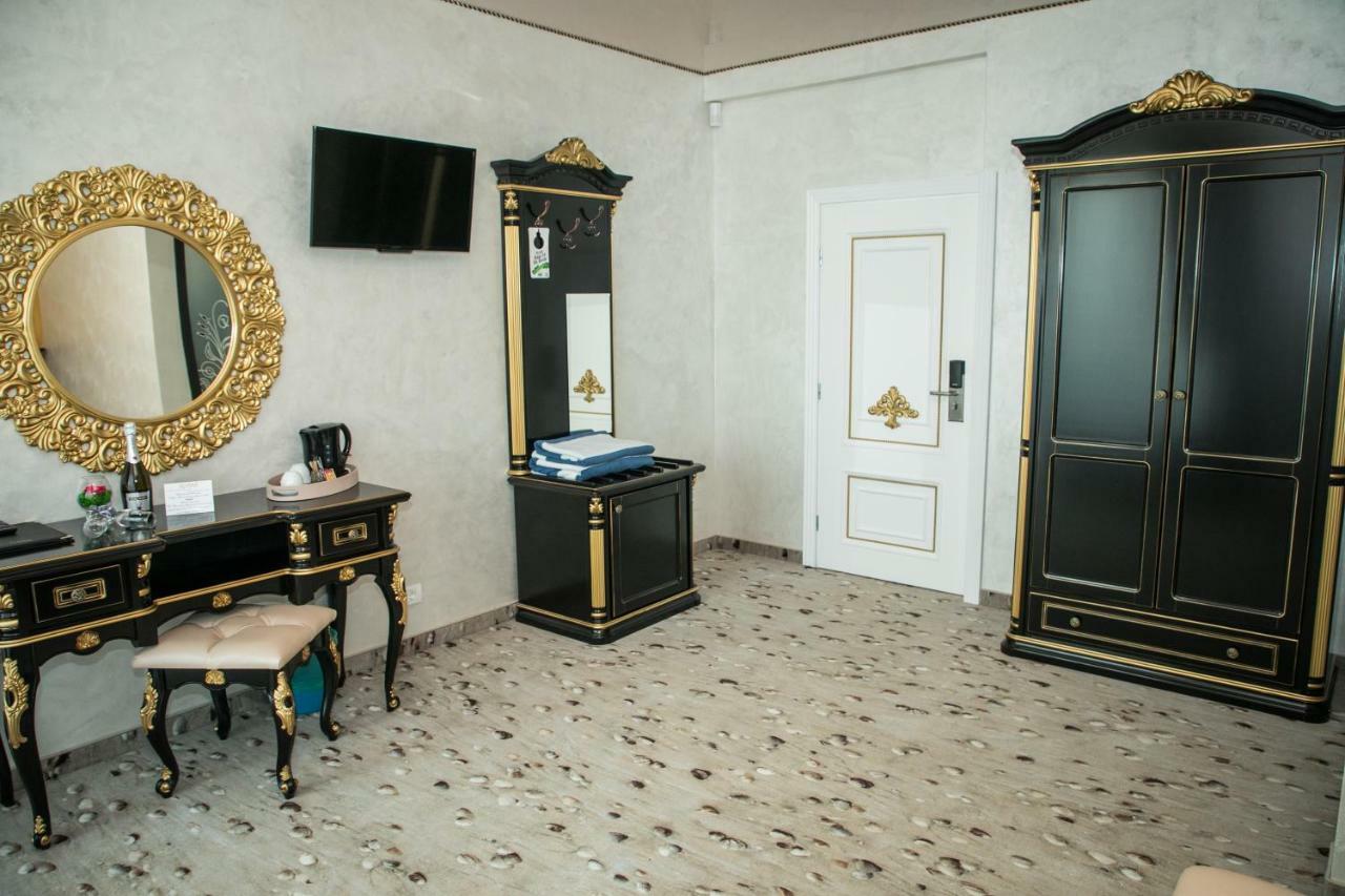 Almar Lake View Boutique H Adults Only Mamaia Eksteriør bilde
